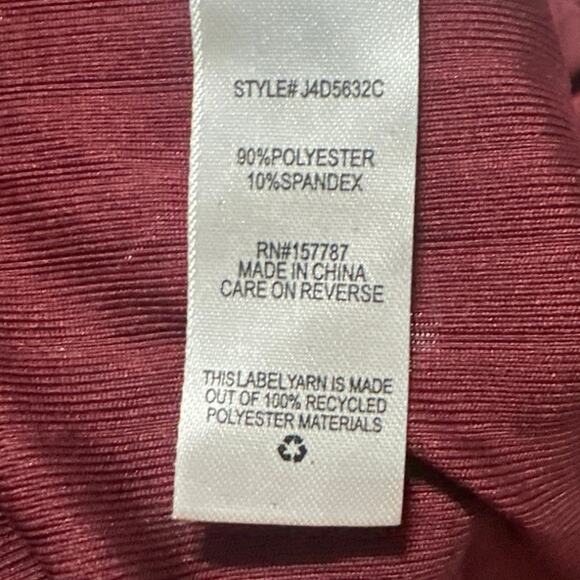 Full Circle Trends Burgundy ribbed mock neck blouse Large puffy long sleeves. - Picture 5 of 6